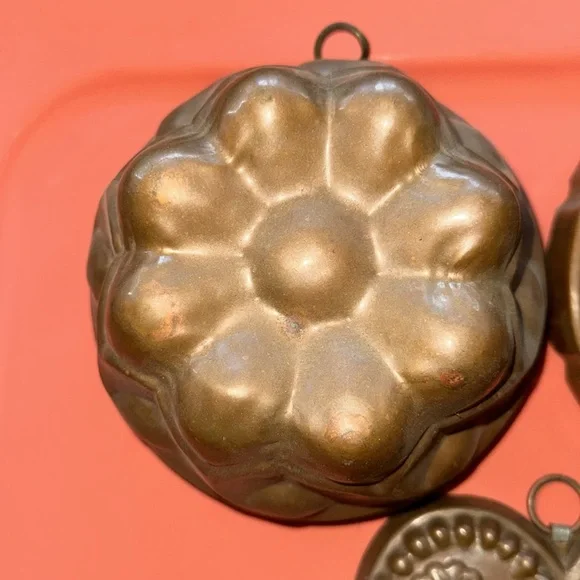 Vintage Copper Molds(3) - Picture 2 of 4